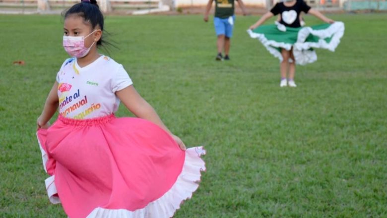 Bailarines se preparan para la inauguración de los » Juegos del Sur» en Villa Montes