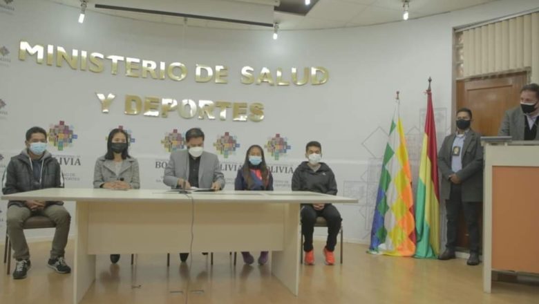 Auza: La mayoría de la población aprueba  decreto supremo que establece la presentación de carnet de vacunación