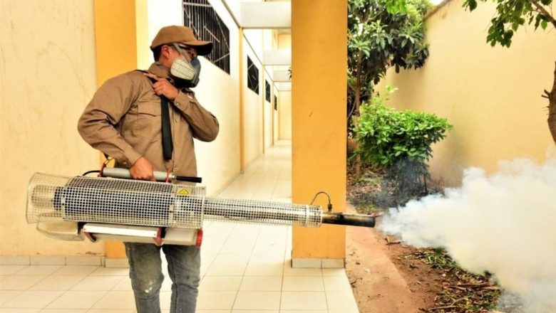 Yacuiba: Alcaldía inicia cronograma de fumigación en unidades educativas para cuidar la salud de los estudiantes