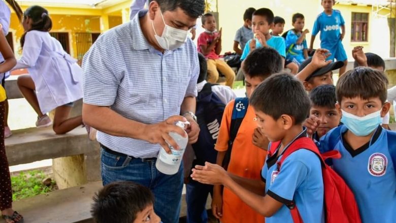 Yacuiba: Inicia cronograma de entrega de material de bioseguridad, limpieza y desinfección a unidades educativas del área dispersa