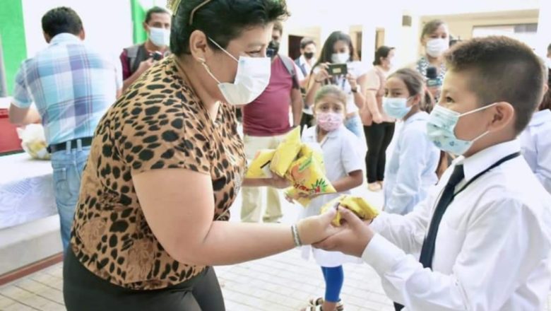 Alcaldía de Yacuiba dio inicio a la entrega de la alimentación complementaria en unidades educativas del área urbana y rural