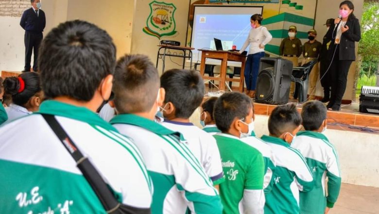 Estudiantes de la U.E. Lapachal Alto reciben charlas preventivas sobre violencia, trata y tráfico de persona