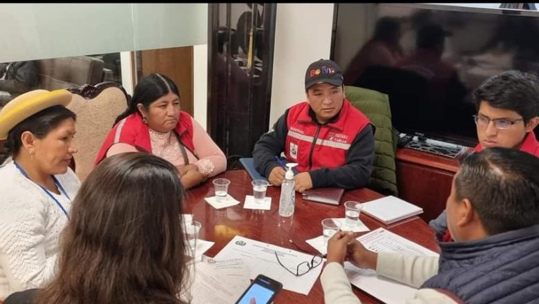 Diputado Rosas compromete impulsar ley de protección que beneficiará a gremiales y artesanos