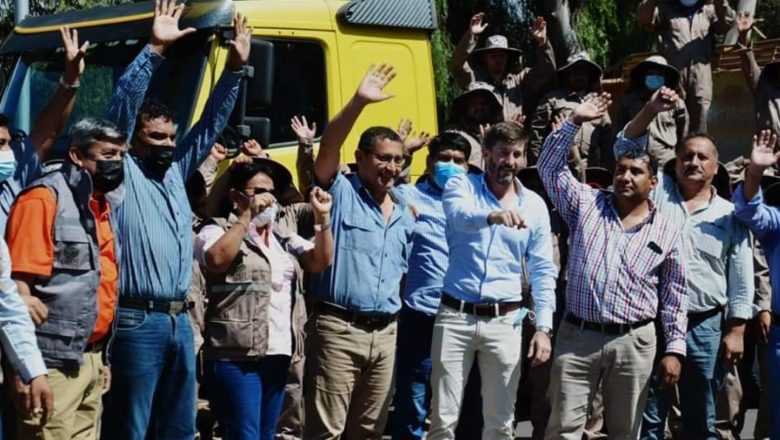 Gobernación de Tarija presenta al personal y equipo de trabajo de la DAV