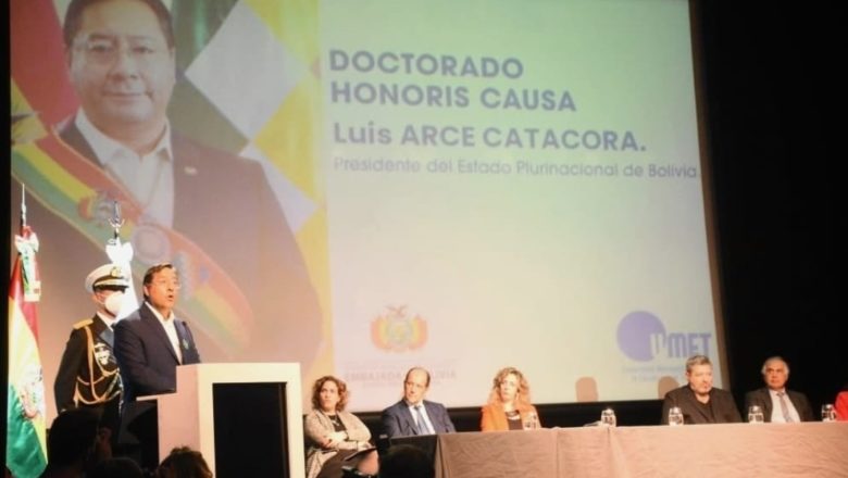 Presidente Luis Arce recibe el título de doctorado Honoris Causa de la universidad de los trabajadores de Argentina
