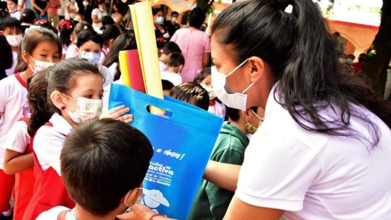 Yacuiba: Segundo día de entrega de materiales del Incentivo Escolar por la Alcaldía a unidades educativas del nivel inicial