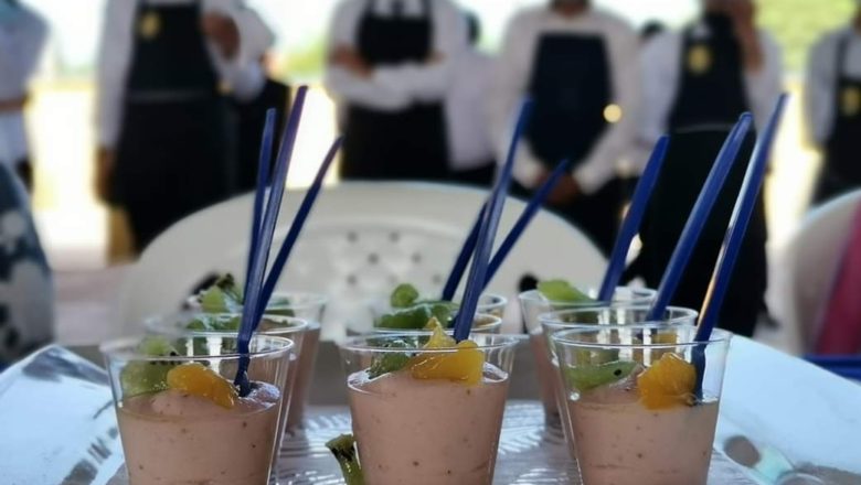 Villa Montes: Municipio entrega uniformes para estudiantes de gastronomía