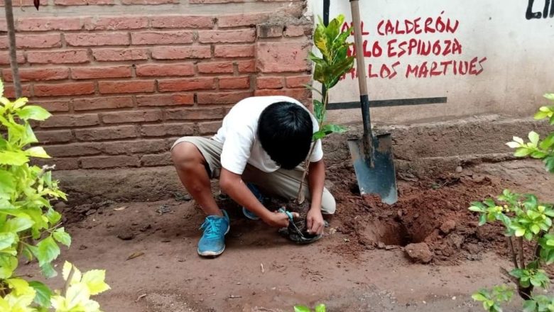 Villa Montes: Embellecen U.E. Asamblea de Dios