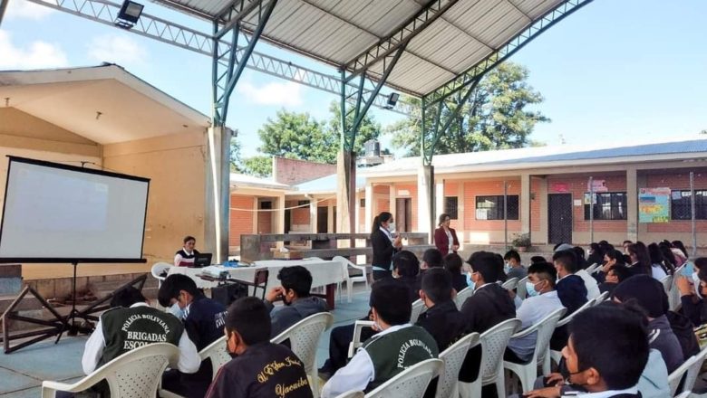 Yacuiba: En la UE. San Juan reciben orientación de la Alcaldía para identificar a estudiantes que podrían ser posibles víctimas de violencia