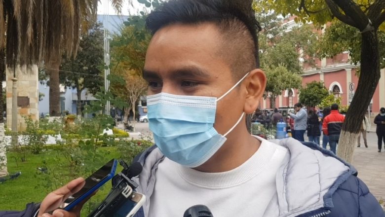 Tarija: Denuncian constantes robos de asientos de las áreas verdes por parte de bebedores consuetudinarios