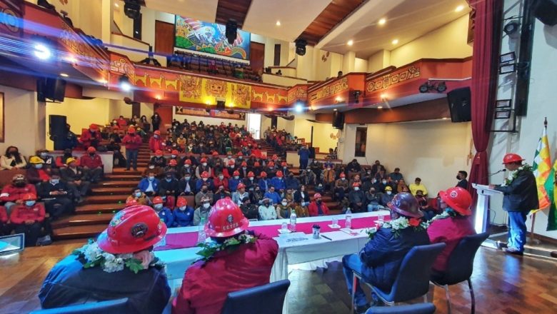 𝗣𝗿𝗲𝘀𝗶𝗱𝗲𝗻𝘁𝗲 𝗔𝗿𝗰𝗲: 𝗟𝗼𝘀 𝗳𝗮𝗯𝗿𝗶𝗹𝗲𝘀 𝘀𝗼𝗻 𝗽𝗿𝗼𝘁𝗮𝗴𝗼𝗻𝗶𝘀𝘁𝗮𝘀 𝗱𝗲 𝗹𝗮𝘀 𝗰𝗼𝗻𝗾𝘂𝗶𝘀𝘁𝗮𝘀 𝗹𝗮𝗯𝗼𝗿𝗮𝗹𝗲𝘀 𝘆 𝘀𝘂 𝗹𝘂𝗰𝗵𝗮 𝗶𝗻𝗰𝗹𝗮𝘂𝗱𝗶𝗰𝗮𝗯𝗹𝗲 𝗰𝗼𝗻𝘁𝗿𝗮 𝗹𝗮 𝗱𝗲𝗿𝗲𝗰𝗵𝗮