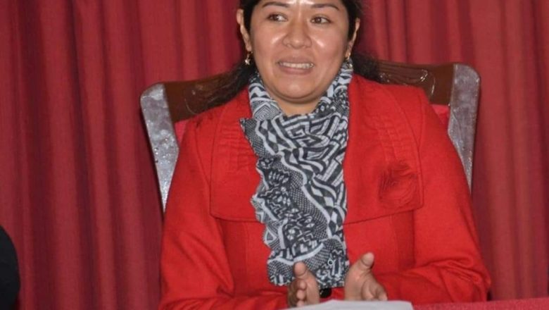 Posesionan a Lidia Meza como subgobernadora de la provincia Cercado