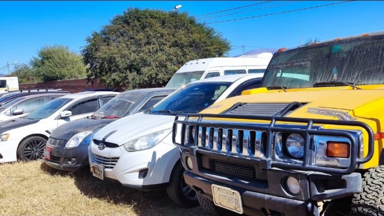 <em>Aduana Nacional incautó 15 vehículos indocumentados en Tarija</em>