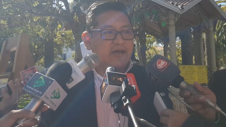 Poma le dice a Montes que deje de echar la culpa al gobierno por su incapacidad de cumplir sus promesas electorales