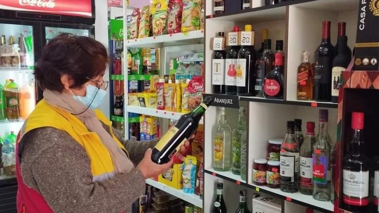 Tarija: Decomisan productos vencidos y bebidas alcohólicas de contrabando en tiendas de barrio y licorerías de los distritos 8 y 9