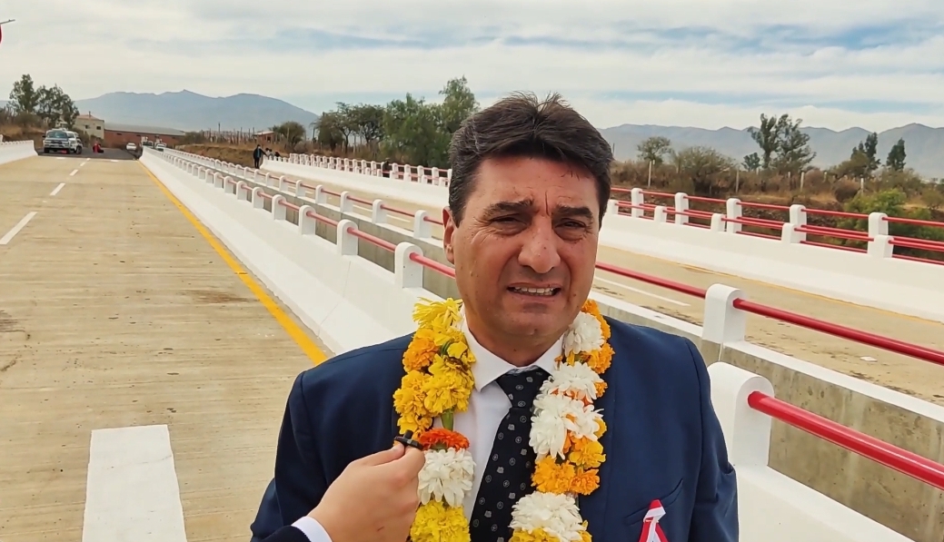 Alcalde de Tarija inaugura el puente Verdum y anuncia la construcción