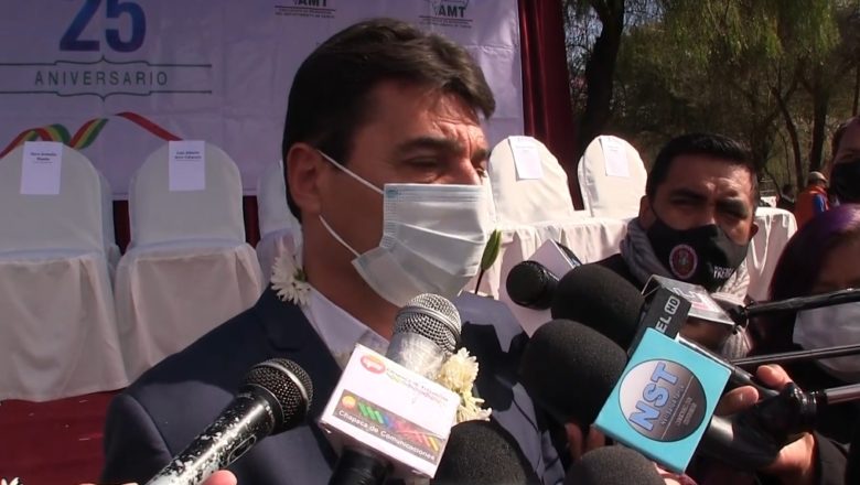 Alcalde Torres presenta proyecto de 2 puentes vehiculares al presidente Arce