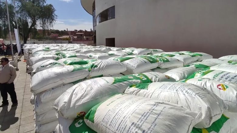 Alcalde Torres entrega 409 toneladas de Urea en beneficio de productores de 48 comunidades