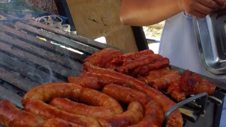 Intendencia decomisó 25 kilos de chorizo en mal estado en la feria de Santa Anita