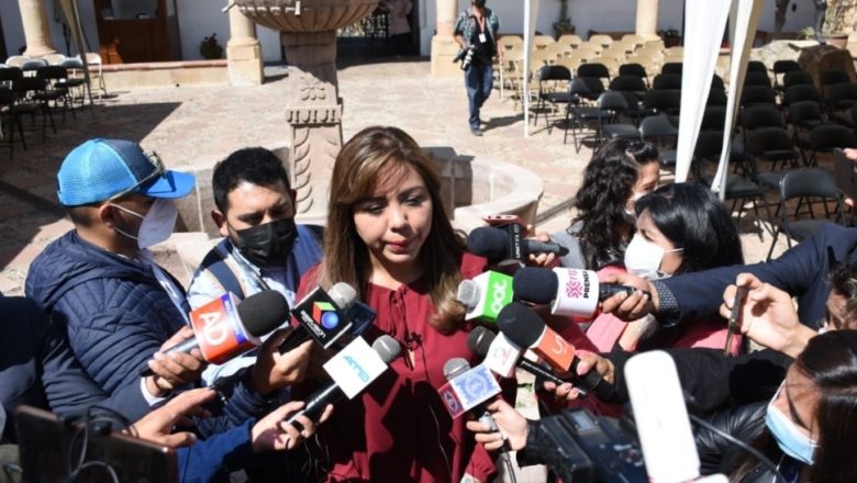 𝗩𝗶𝗰𝗲𝗺𝗶𝗻𝗶𝘀𝘁𝗿𝗮 𝗔𝗹𝗰ó𝗻: ❞𝗖𝗲𝗹𝗲𝗯𝗿𝗲𝗺𝗼𝘀 𝗲𝗹 𝗮𝗻𝗶𝘃𝗲𝗿𝘀𝗮𝗿𝗶𝗼 𝗽𝗮𝘁𝗿𝗶𝗼 𝗰𝗼𝗻 𝘂𝗻𝗶𝗱𝗮𝗱❞