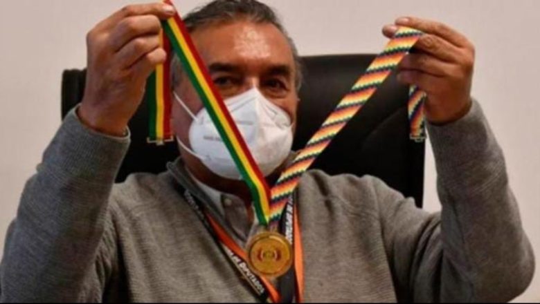Diputados se regalarán medallas de 24 kilates de oro por los 197 años de Bolivia