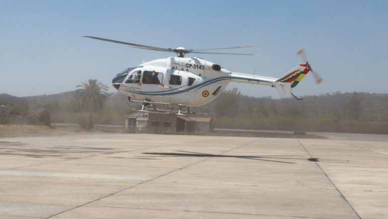 <strong>Llegó el helicóptero Bombero, Autoridades definen una estrategia para sofocar el incendio en el Aguaragúe</strong>