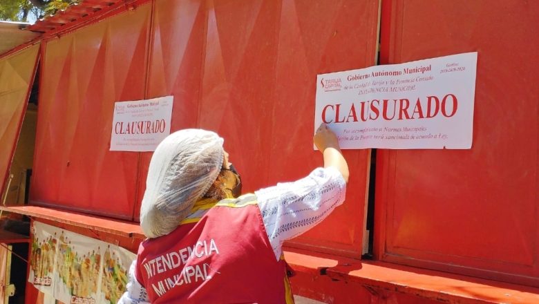 Intendencia clausura 2 quioscos ubicados en el frontis del Hospital San Juan de Dios