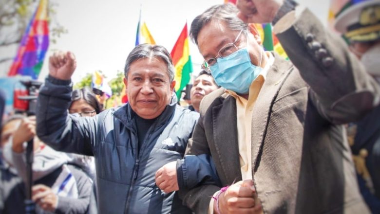 𝗟𝘂𝗰𝗵𝗼 𝘆 𝗗𝗮𝘃𝗶𝗱 𝗿𝗲𝗰𝗼𝗿𝗱𝗮𝗿𝗼𝗻 𝗱𝗼𝘀 𝗮ñ𝗼𝘀 𝗱𝗲 𝗹𝗮 𝘃𝗶𝗰𝘁𝗼𝗿𝗶𝗮 𝗱𝗲𝗹 𝗽𝘂𝗲𝗯𝗹𝗼 𝗯𝗼𝗹𝗶𝘃𝗶𝗮𝗻𝗼 𝗲𝗻 𝗹𝗮𝘀 𝘂𝗿𝗻𝗮𝘀 𝗾𝘂𝗲 𝗿𝗲𝗰𝘂𝗽𝗲𝗿ó 𝗹𝗮 𝗱𝗲𝗺𝗼𝗰𝗿𝗮𝗰𝗶𝗮 𝗲𝗻 𝟮𝟬𝟮𝟬