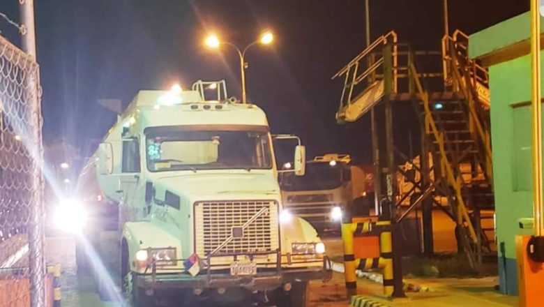 <strong>YPFB envía 57 cisternas para abastecer con combustibles al departamento de Santa Cruz</strong>