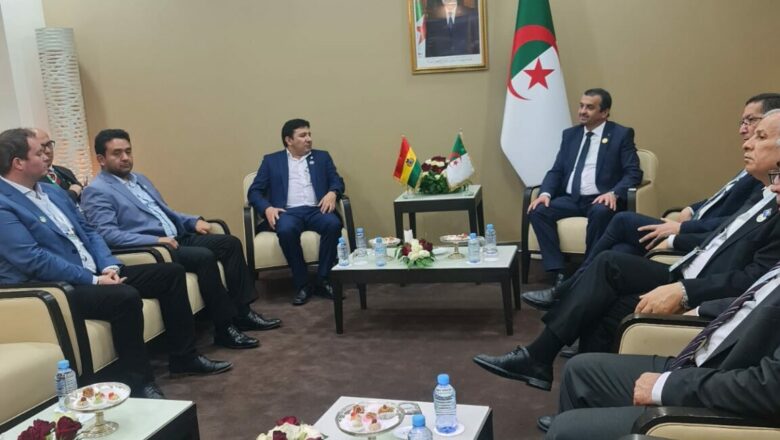 Bolivia y Argelia firman convenios de cooperación bilateral en materia de hidrocarburos