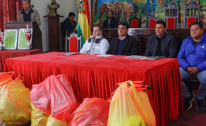 Alcalde Torres presenta tercera versión del torneo de fútbol “Copa Fundación de Tarija”