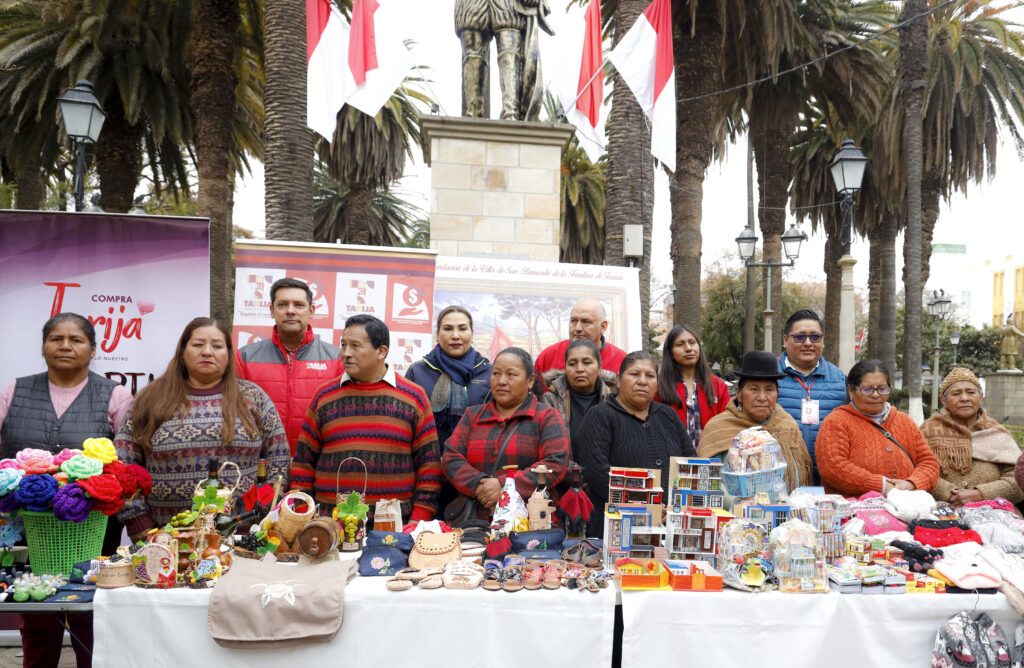 Tarija se viste de tradición y vive la Fiesta de Santa Anita con más de 1.500 artesanos