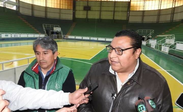 Bermejo: Subgobernador Franz Gutierrez entregó el mejoramiento del Coliseo Julia Iriarte de Araoz