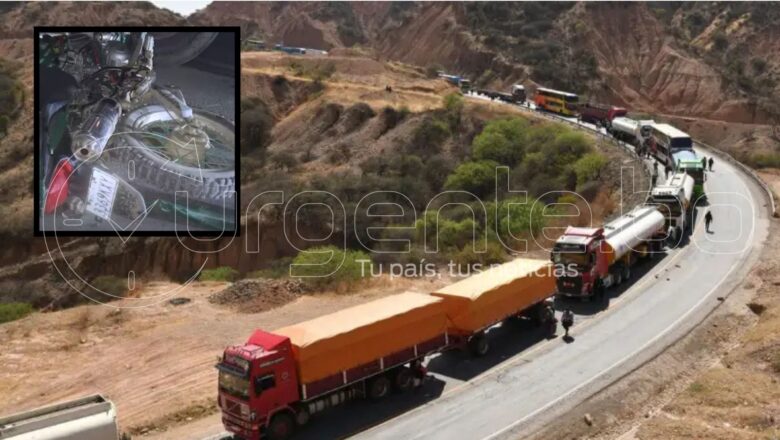 Un motociclista muere tras chocar contra un camión varado en punto de bloqueo