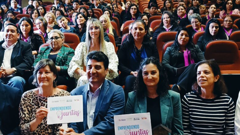 Alcaldía de Tarija entrega capital semilla a las mujeres que formaron parte del programa “Emprendiendo Juntas 2024”