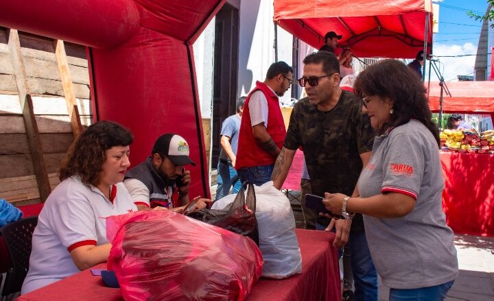 Alcaldía recolectó y entregó 2 toneladas víveres, ropa y demás insumos para ayudar a las familias damnificadas por las inundaciones