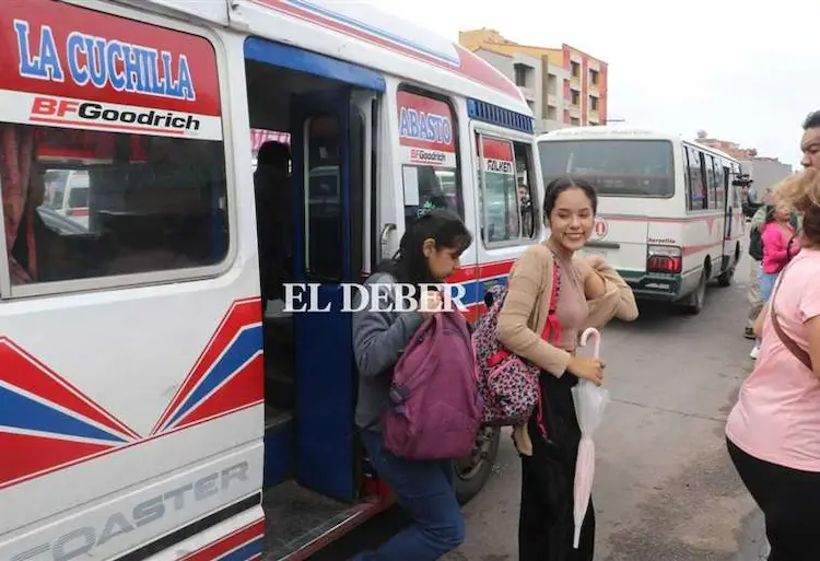 Transporte ratifica paro el jueves y viernes, mientras Alcaldía anuncia salida de vehículos oficiales a prestar el servicio