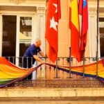 El Supremo español avala la bandera LGTBI en edificios públicos