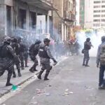 La Policía interviene con gas lacrimógeno movilización ‘evista’ que intentaba ingresar a plaza Murillo