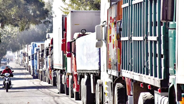 Gobierno exigirá que camiones que trasladan alimentos tengan GPS