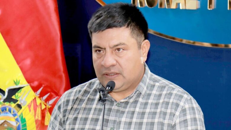 Ministro de Desarrollo asegura que el modelo económico «funciona» y el pueblo «no permitirá cambiarlo»