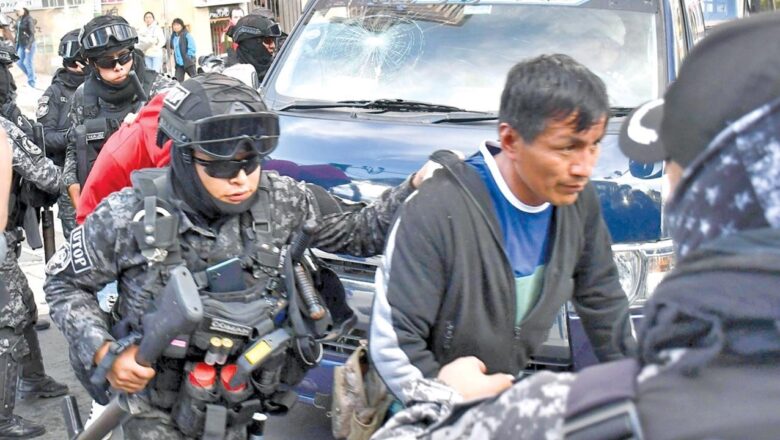 Peleas, piedras y gasificación: ‘evistas’ de La Paz y Cochabamba siguen en pie de lucha por Evo