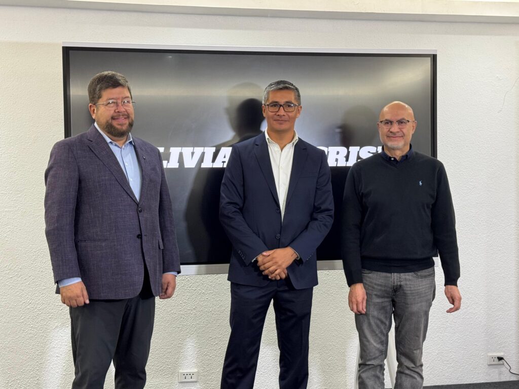 Samuel Doria Medina, presentó a los medios al líder del equipo económico