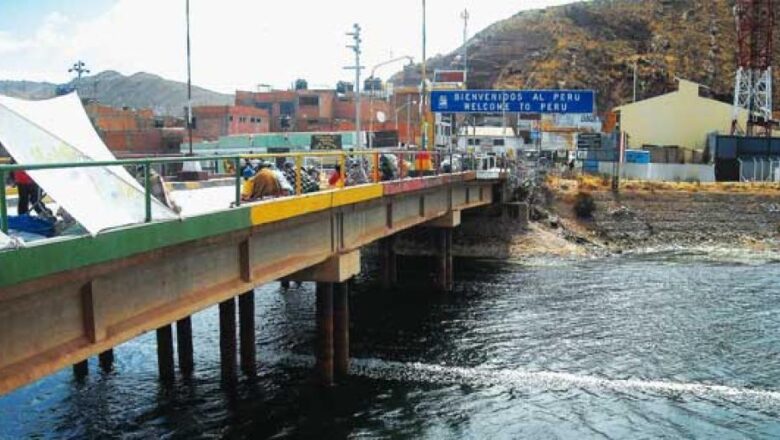 La Paz: Obligan a periodistas a borrar imágenes bajo amenaza de lanzarlos al río