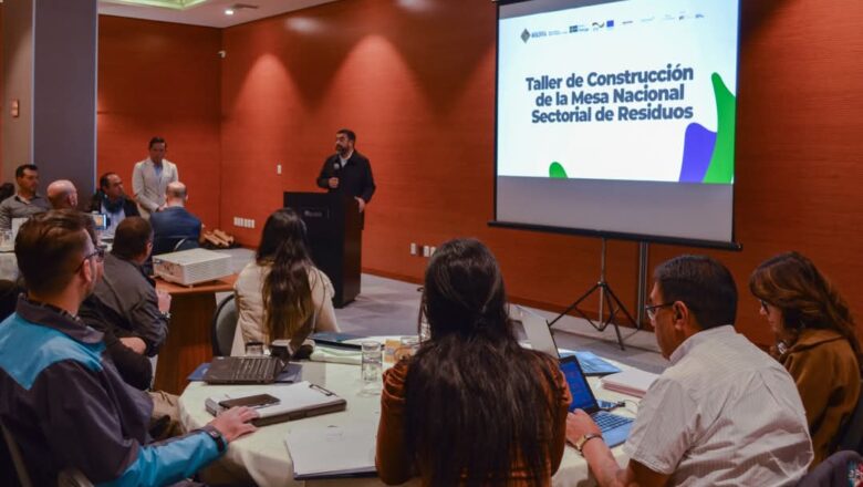 Ministro de Medio Ambiente inauguró taller de conformación sectorial de residuos sólidos