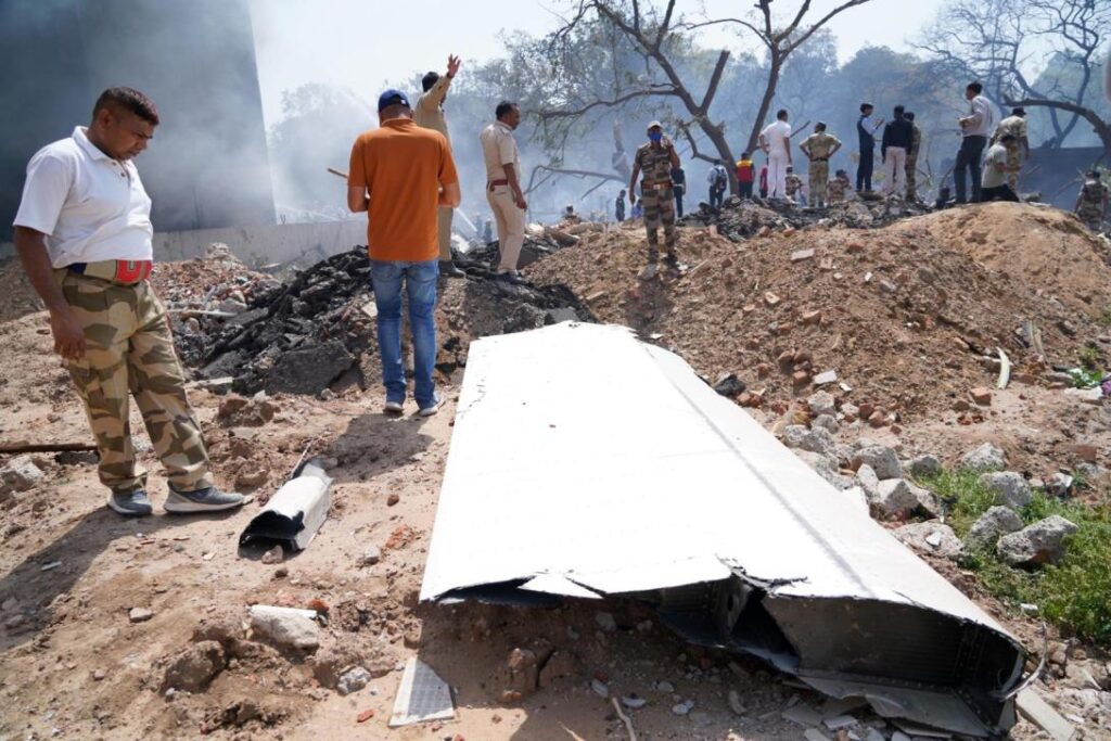Hallan a un superviviente del accidente aéreo de Air India