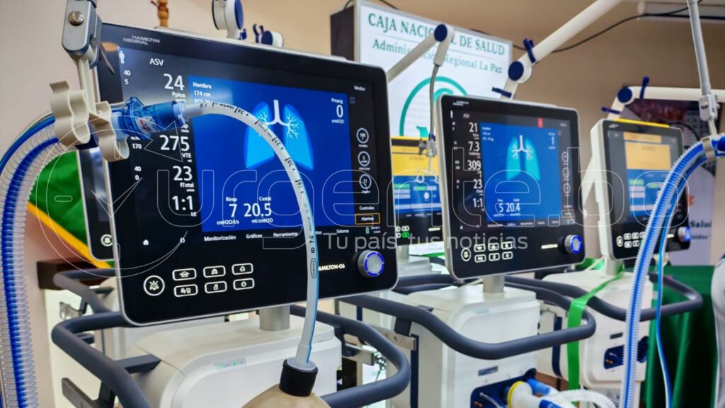 CNS entrega 8 ventiladores mecánicos para terapia intensiva del Hospital Obrero de La Paz