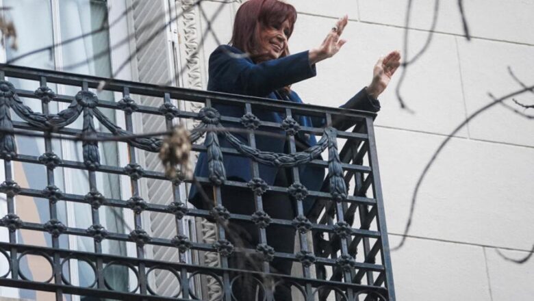 El balcón de Cristina Fernández, motivo de disputa en Argentina