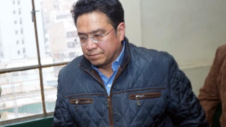 Fiscalía pide detención preventiva por seis meses para el exministro Siles