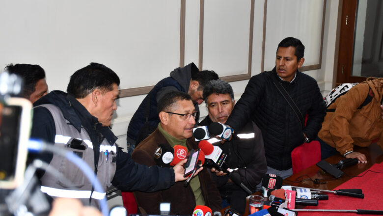 Gobernador Oscar Montes llama a priorizar el bienestar del país por encima de intereses partidarios